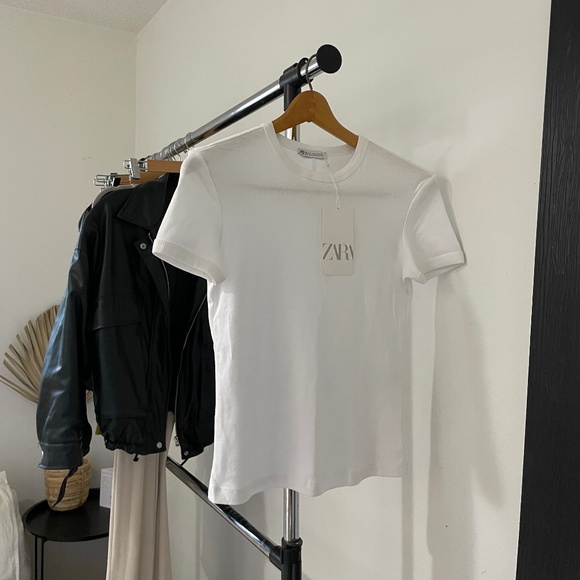 Zara White Tee - Picture 2 of 3